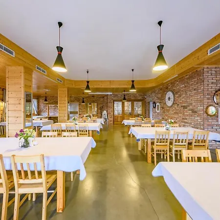 Bed and breakfast Czerwone Korale 3*